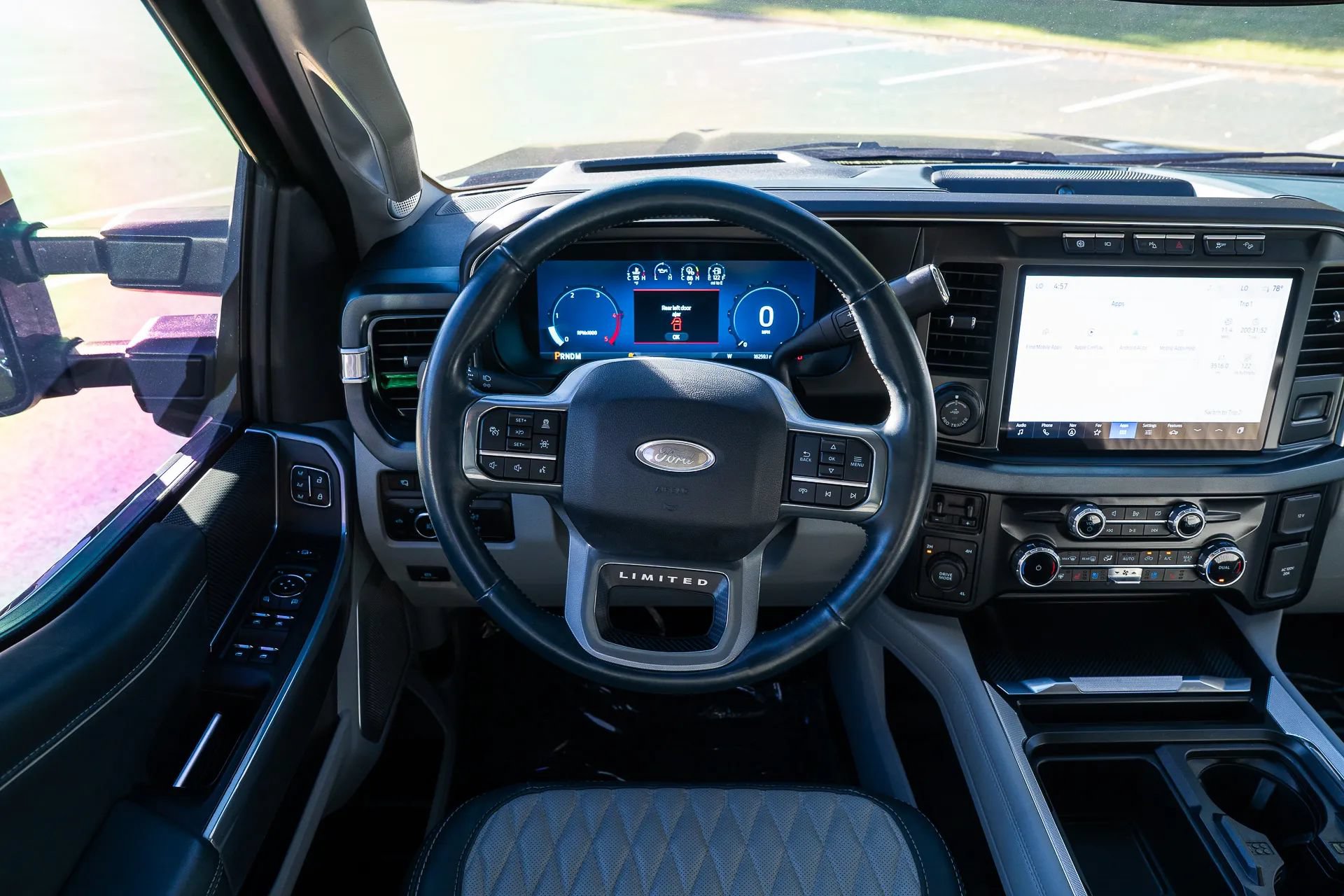 Used 2024 Ford F450 Limited w/ FX4 Off-Road Package AWD/4WD image 31