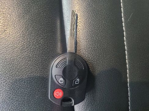 Used 2016 Ford Escape SE w/ SE Leather Comfort Package image 32