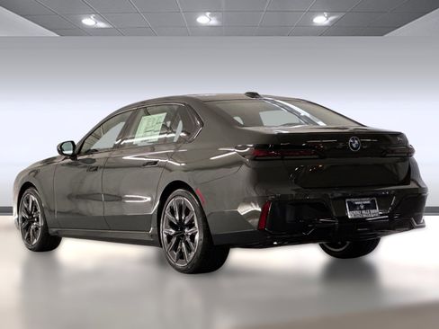 New 2026 BMW 740i image 3