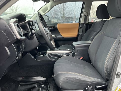 Used 2018 Toyota Tacoma SR5 image 11