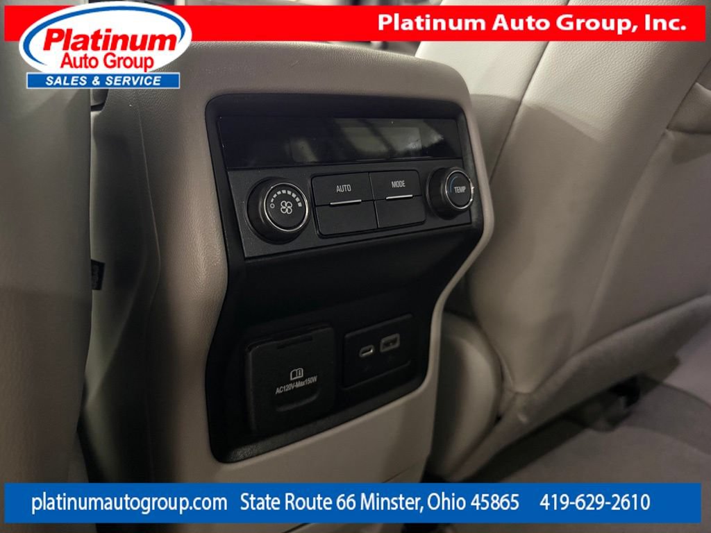 Used 2020 GMC Acadia SLT FWD image 30