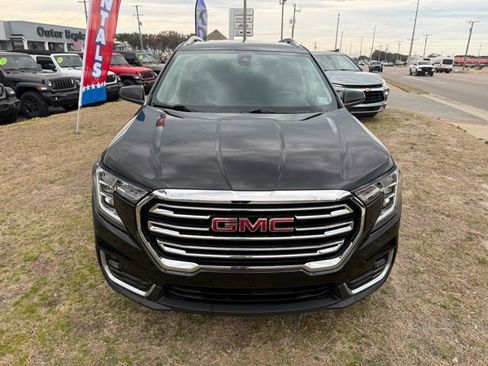 Used 2024 GMC Terrain SLT image 3