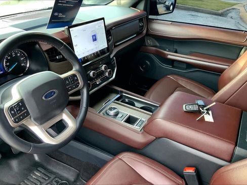 Used 2022 Ford Expedition Max Limited RWD image 16