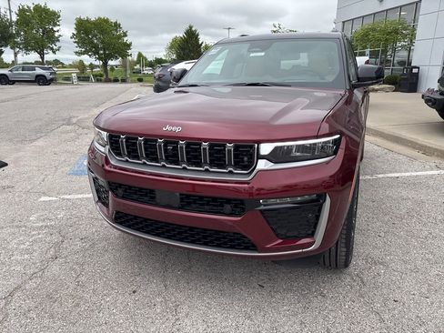 New 2026 Jeep Grand Cherokee Summit AWD/4WD image 11