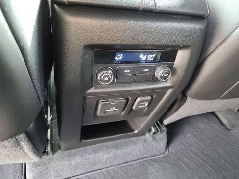 Used 2023 Chevrolet Traverse RS AWD/4WD image 19