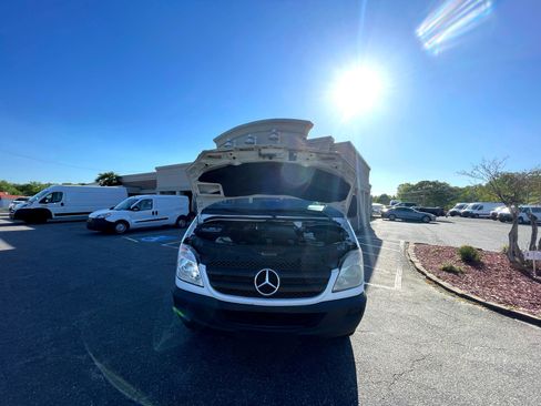 Used 2012 Mercedes-Benz Sprinter 2500 image 35