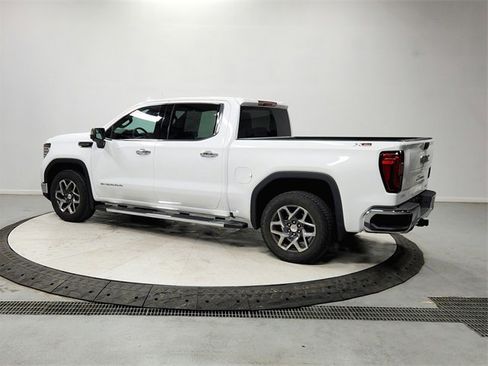 Used 2024 GMC Sierra 1500 SLT w/ SLT Premium Package image 5