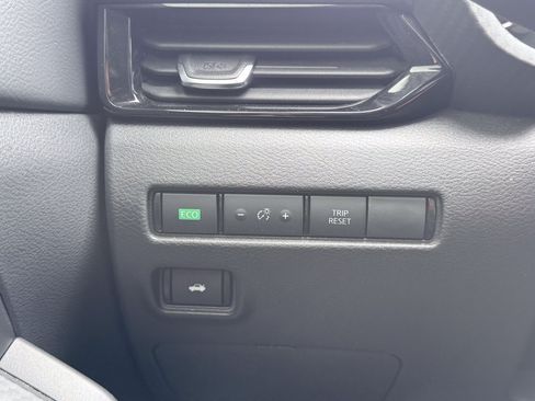 Used 2025 Nissan Sentra SV w/ Trunk Package FWD image 52