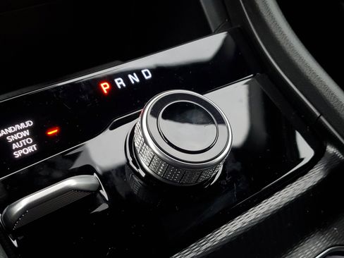 New 2025 Jeep Grand Cherokee L Limited w/ Black Appearance Package image 31