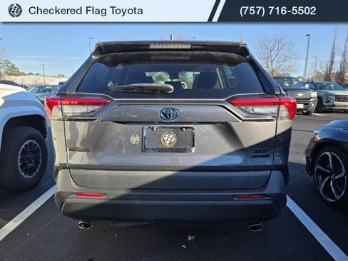 Used 2022 Toyota RAV4 XLE image 5