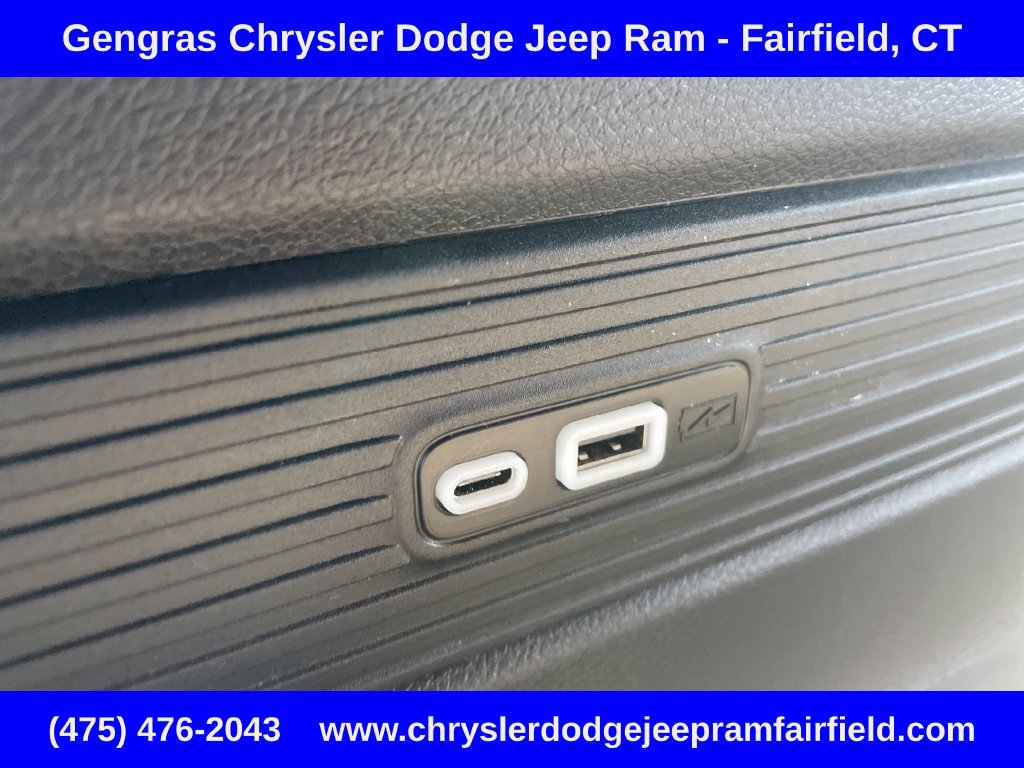 Certified 2025 Jeep Wagoneer Series II AWD/4WD image 33
