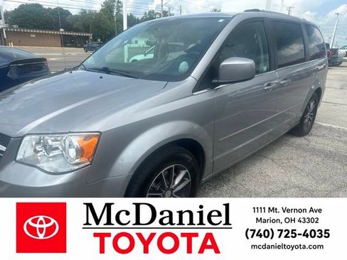 Used 2017 Dodge Grand Caravan SXT FWD image 1