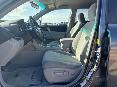 Used 2010 Toyota Highlander 4WD image 10