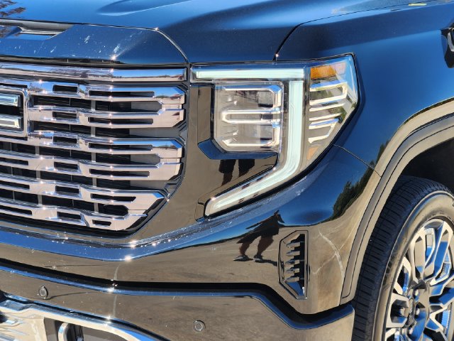 Used 2025 GMC Sierra 1500 Denali Ultimate AWD/4WD image 9