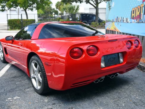 Used 2004 Chevrolet Corvette Coupe w/ Roof Package RWD image 12