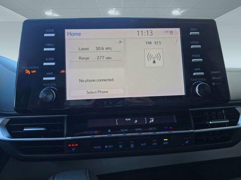 Used 2021 Toyota Sienna XLE image 24