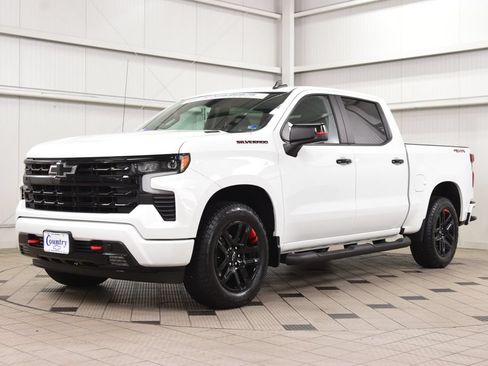 Used 2023 Chevrolet Silverado 1500 RST w/ Redline Edition AWD/4WD image 3