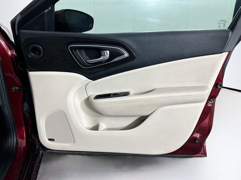 Used 2015 Chrysler 200 C w/ Navigation & Sound Group I image 31