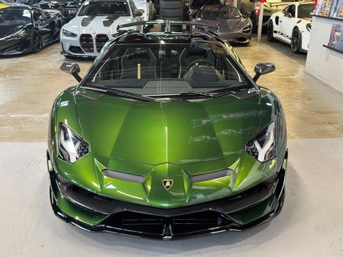 Used 2021 Lamborghini Aventador SVJ AWD/4WD image 3