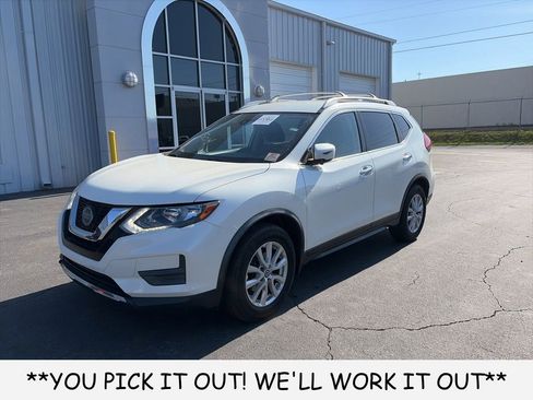 Used 2020 Nissan Rogue SV FWD image 3