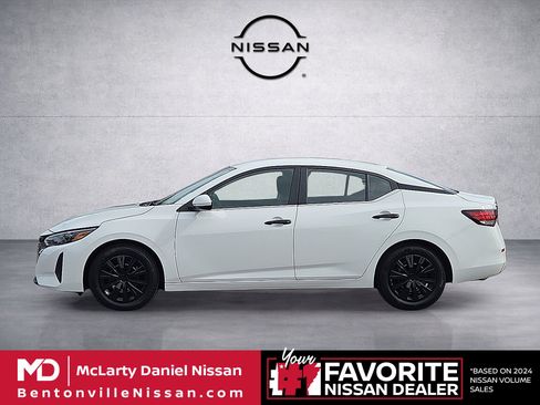 Used 2024 Nissan Sentra S FWD image 3