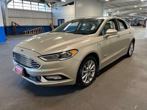 Used 2017 Ford Fusion Energi SE FWD image 8