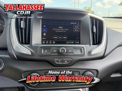 Used 2024 GMC Terrain SLE AWD/4WD image 24