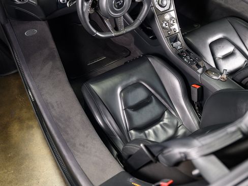 Used 2013 McLaren MP4-12C Spider image 32