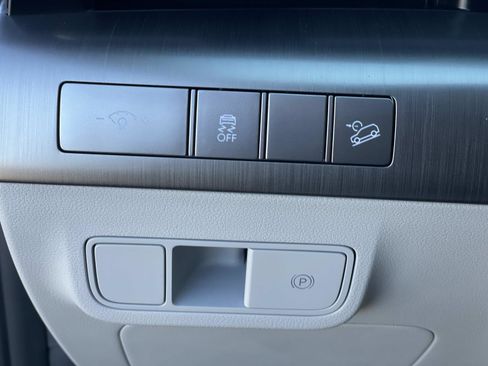 Certified 2025 Hyundai Kona SEL image 18