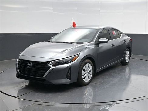 Used 2025 Nissan Sentra S image 7