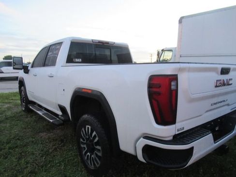 Used 2025 GMC Sierra 2500 Denali AWD/4WD image 4