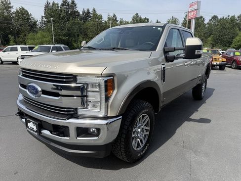 Used 2017 Ford F250 Lariat w/ Lariat Ultimate Package AWD/4WD image 1