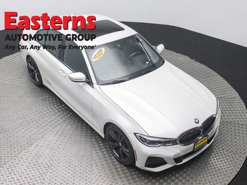 Used 2022 BMW 330i xDrive Sedan w/ M Sport Package image 3