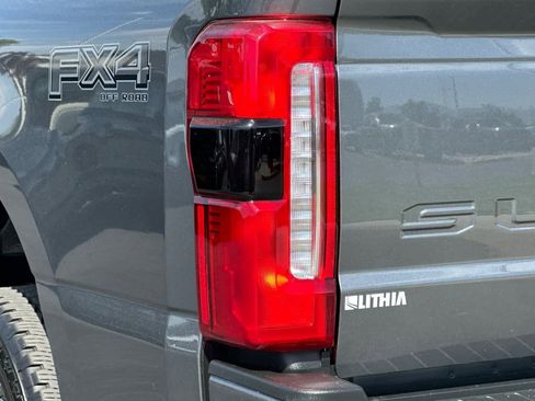 Used 2025 Ford F350 Lariat w/ Lariat Ultimate Package AWD/4WD image 27