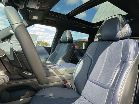 New 2026 INFINITI QX80 4WD image 8