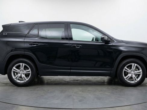Used 2024 GMC Terrain SLE image 11