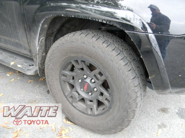 Used 2023 Toyota 4Runner TRD Off-Road Premium w/ Off Road Premium Plus Package AWD/4WD image 5