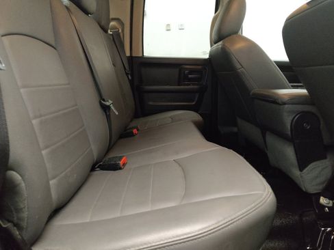 Used 2020 RAM 1500 Tradesman w/ Chrome Appearance Group RWD image 19