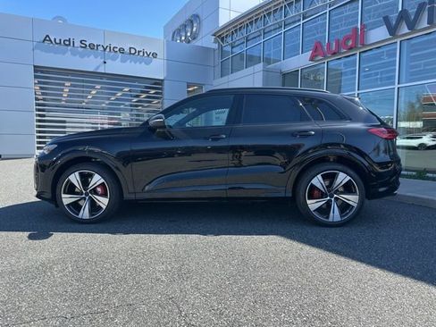New 2026 Audi SQ5 Premium Plus image 2