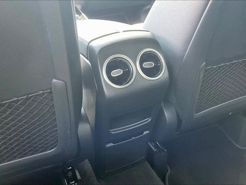 Used 2025 Mercedes-Benz GLA 250 4MATIC image 25