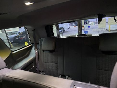 Used 2017 GMC Yukon SLE w/ Convenience Package image 23