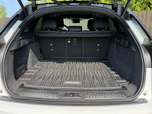 Certified 2026 Land Rover Range Rover Velar Dynamic SE AWD/4WD image 35