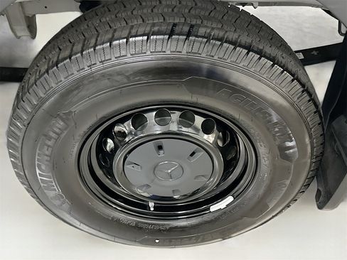 New 2025 Mercedes-Benz Sprinter 2500 image 29