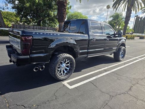 Used 2017 Ford F250 Platinum AWD/4WD image 4