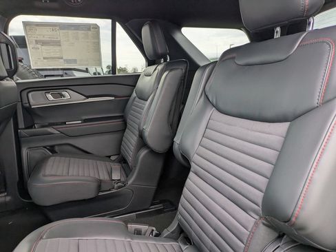 New 2026 Ford Explorer ST-Line w/ ST-Line Street Pack RWD image 15