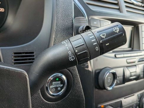 Used 2019 Ford Explorer XLT image 24