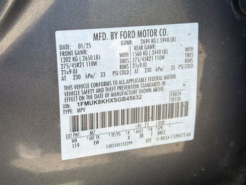 Certified 2025 Ford Explorer ST-Line w/ ST-Line Street Pack AWD/4WD image 31