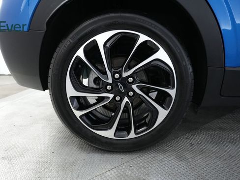 Used 2023 Chevrolet Bolt EUV Premier w/ Sun & Sound Package image 22