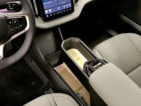 New 2026 Volvo EX30 Cross Country Ultra w/ Protection Package Premier AWD/4WD image 40