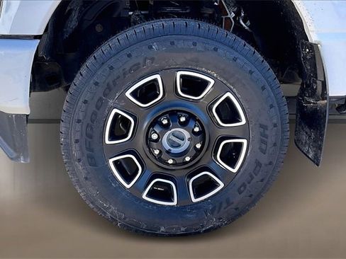 Used 2023 Ford F250 Platinum image 8
